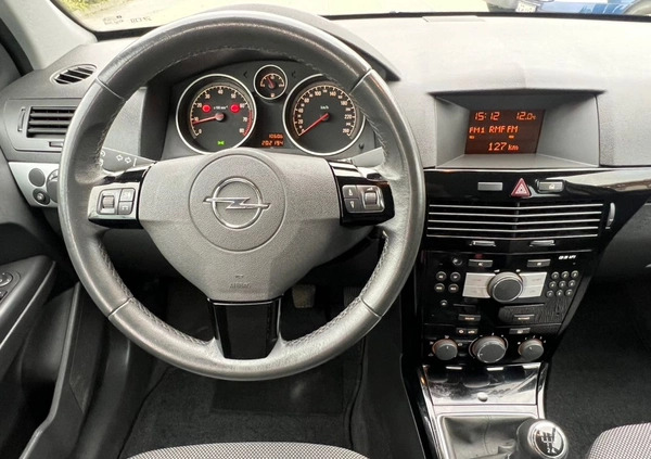 Opel Astra cena 17999 przebieg: 202194, rok produkcji 2010 z Warka małe 781